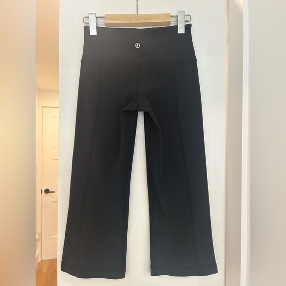 Lululemon crops, size 2 - Picture 4 of 4
